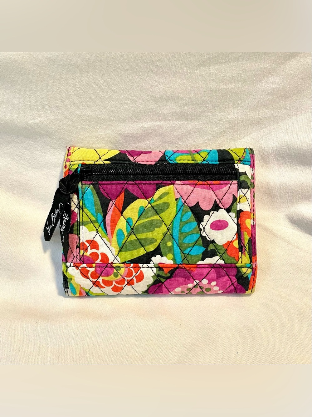 *RARE* Vera Bradley Va Va Bloom Tri-Fold Compact Wallet - Quilted Cotton-6” x 4 - Picture 2 of 12